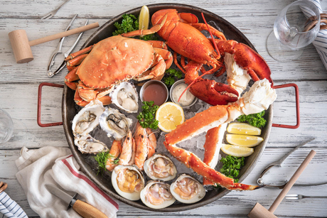 Monterey Peninsula Seafood Restaurant - Large Kitchen - Close to Beaches